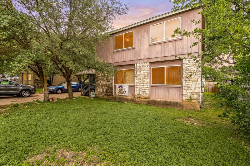2406 Bucks Run — exterior