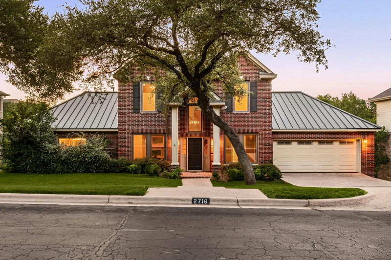2716 Bartons Bluff Ln — exterior