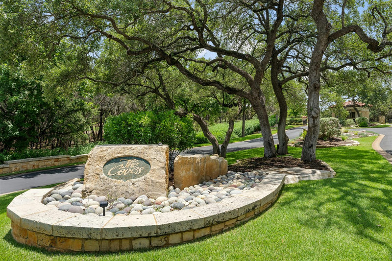 906 Moonlight Bay Dr — exterior