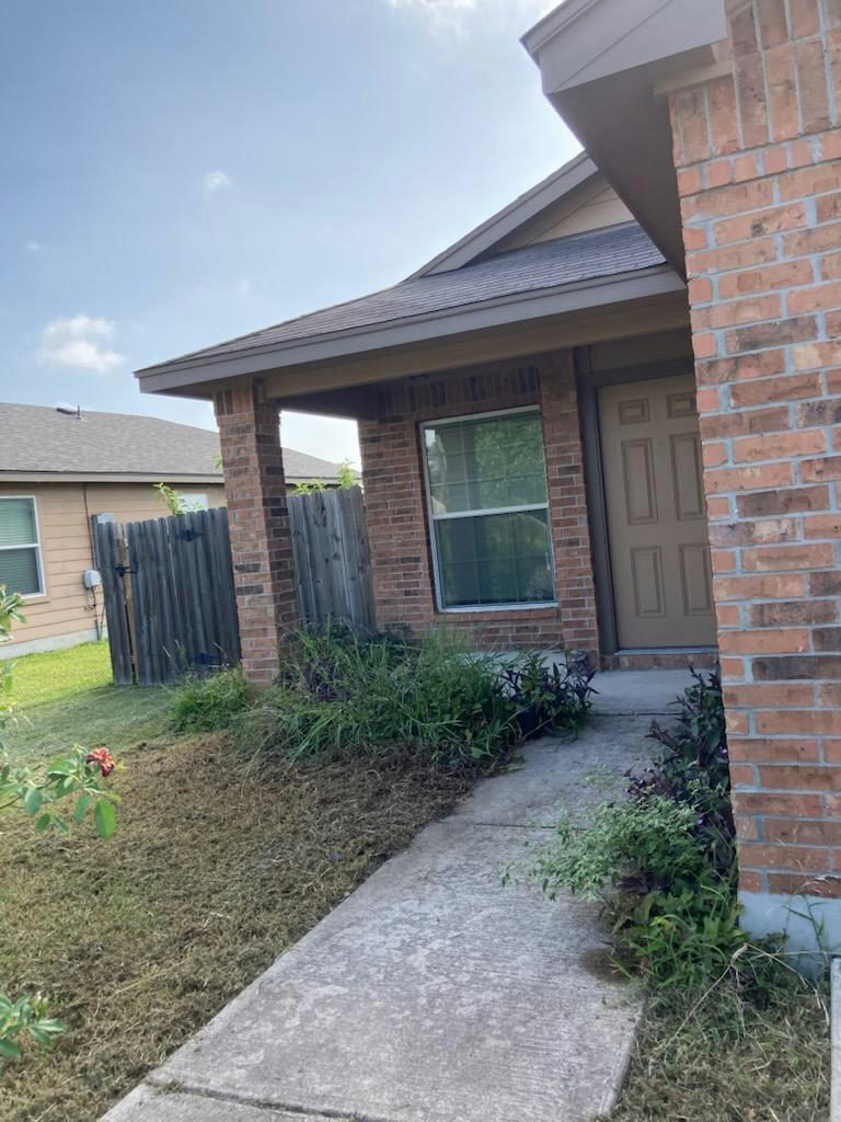 2416 Blue Sky Ln — exterior