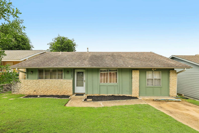 1105 Blue Ridge Dr — exterior