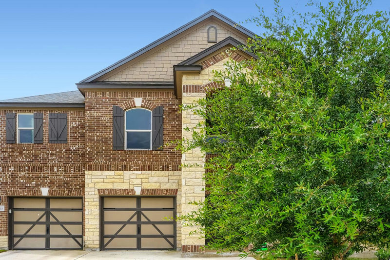 1513 Foxglove Dr — exterior