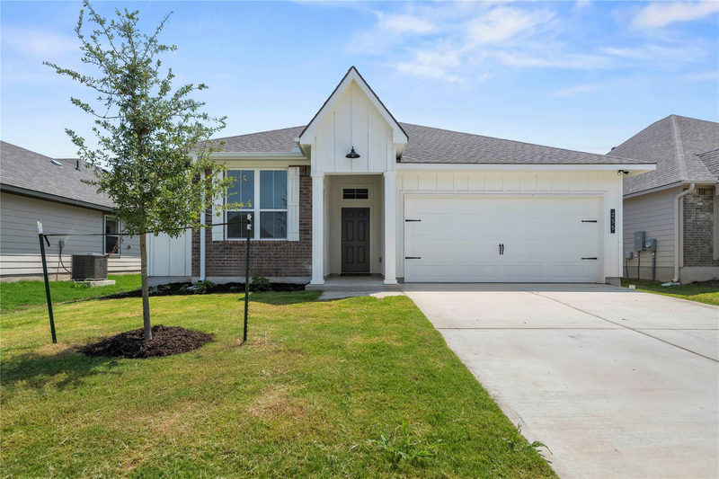 255 Gus Loop — exterior