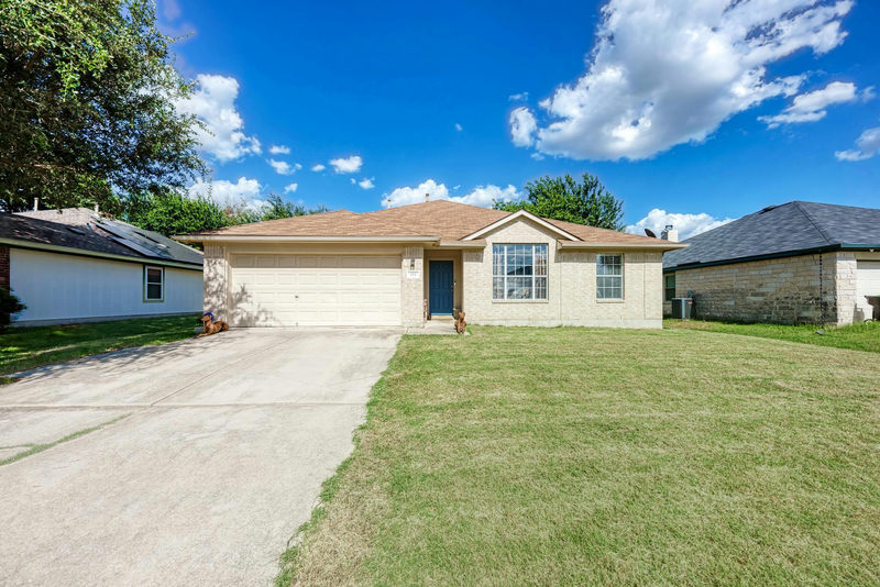 104 Edison Dr — exterior