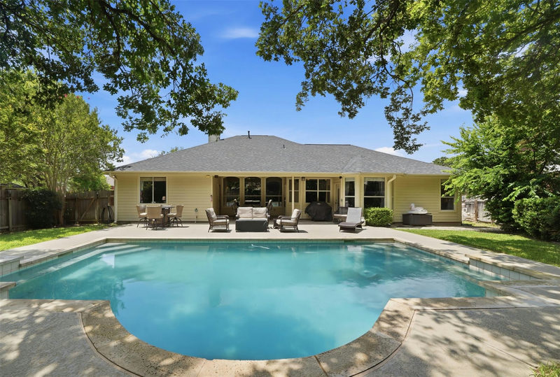 4022 Honey Bear Loop — exterior
