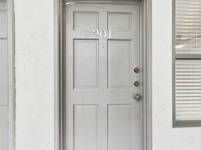 2409 Leon St #201 — exterior