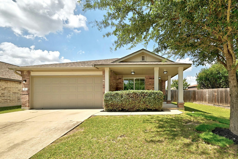 903 Gentry Dr — exterior