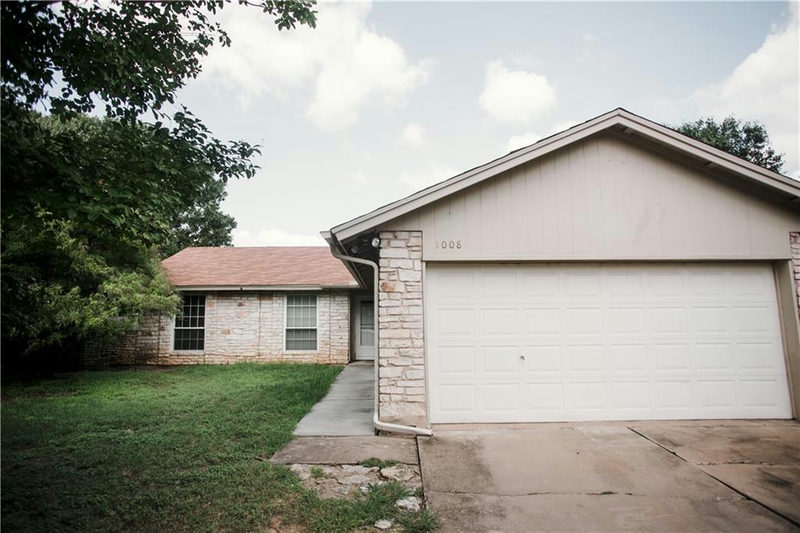 1008 Longmeadow Dr — exterior