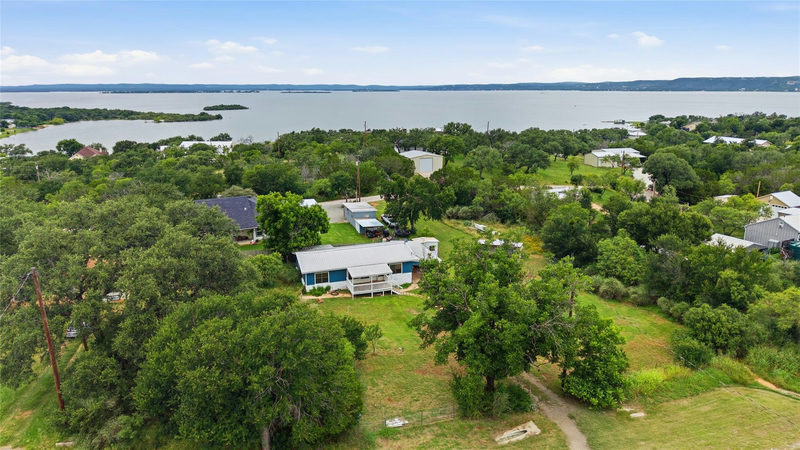 6212 Fm 690 — exterior