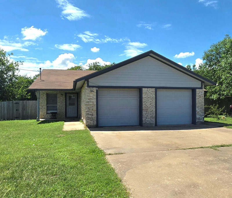 15208 Spring Hill Ln — exterior