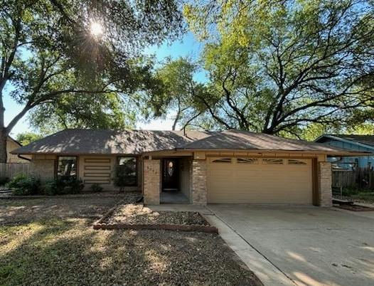 9207 Hunters Trce — exterior