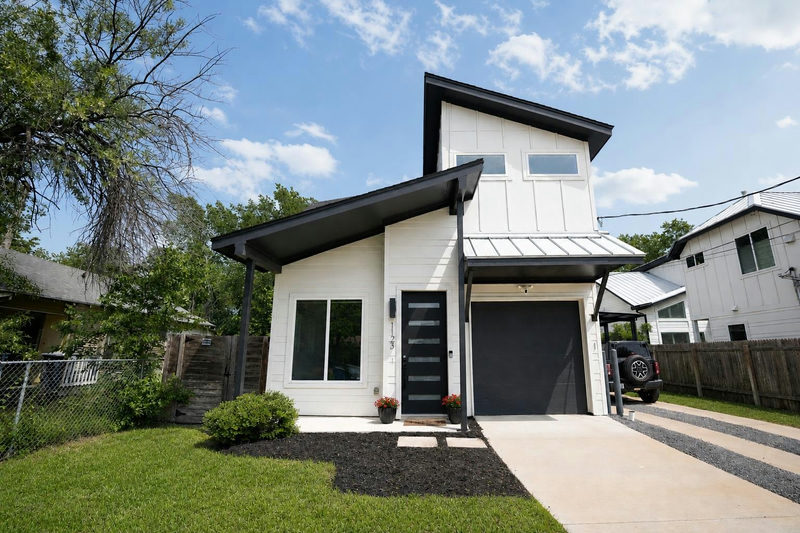 1123 Omega Ave #1 — exterior