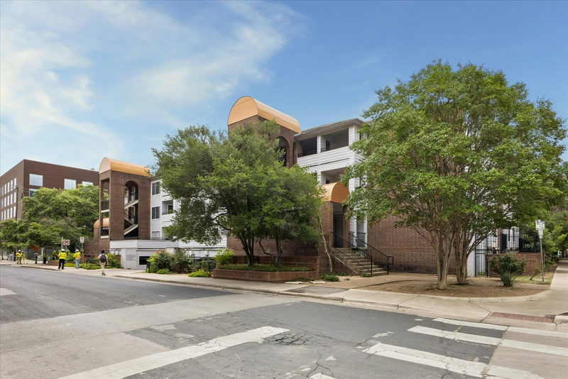501 W 26th St #306 — exterior