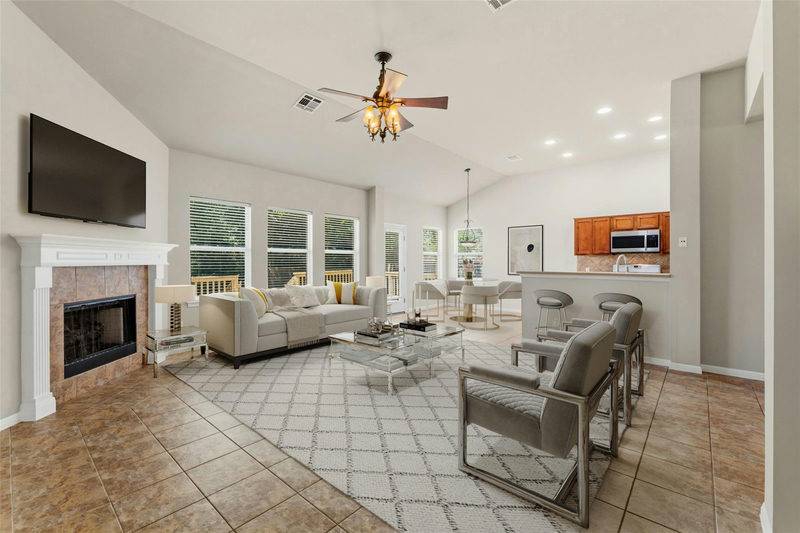 1216 Willowbrook Dr — exterior