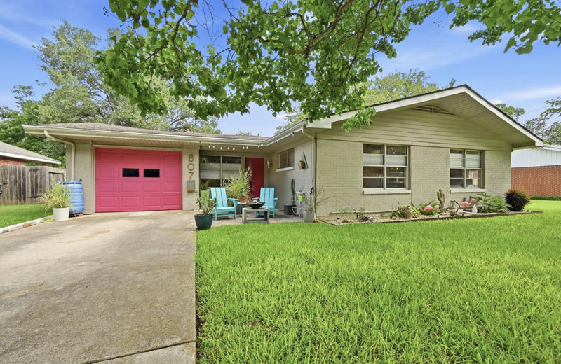 807 Campbell St — exterior