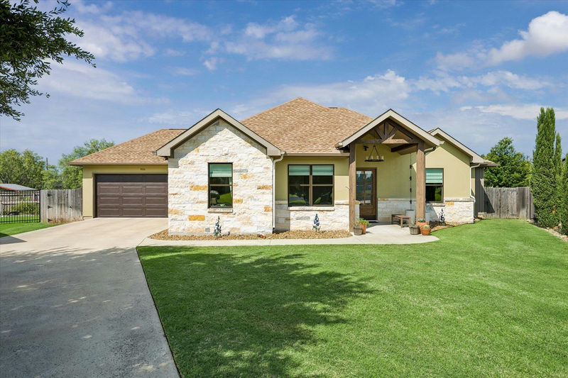 906 Canyon Oak Cir — exterior