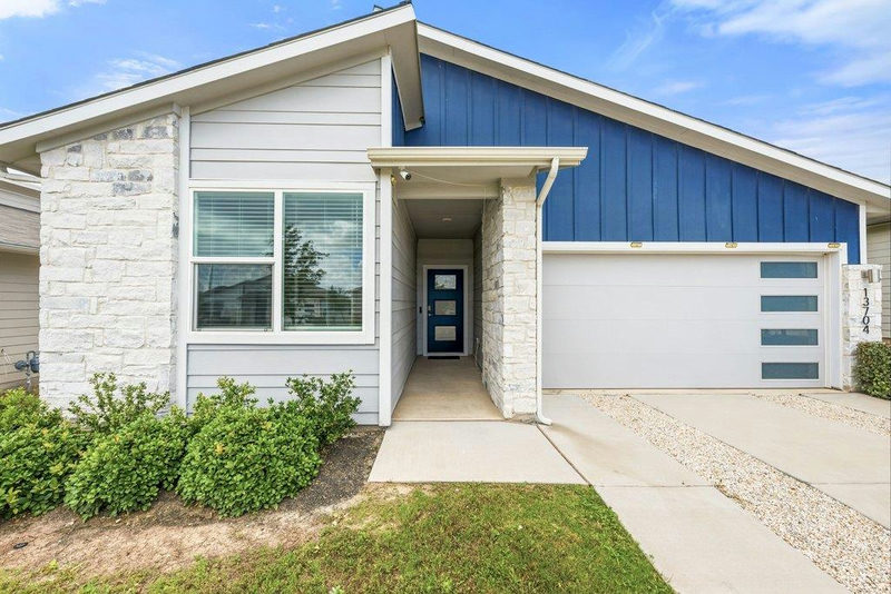 13704 Bavarian Forest Dr — exterior