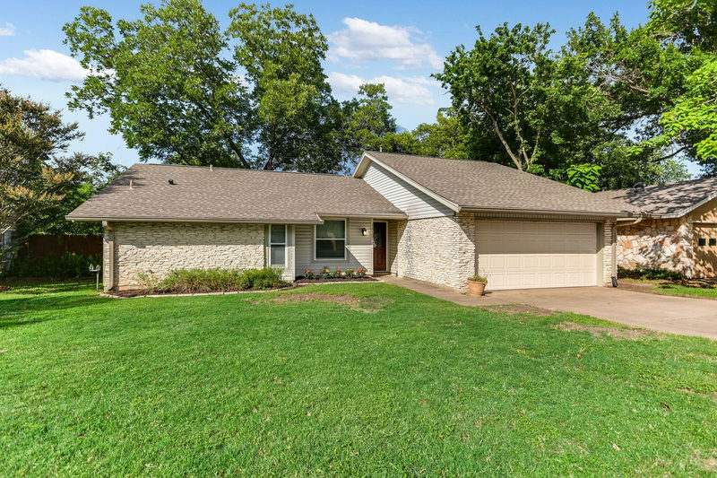 12107 Scissortail Dr — exterior