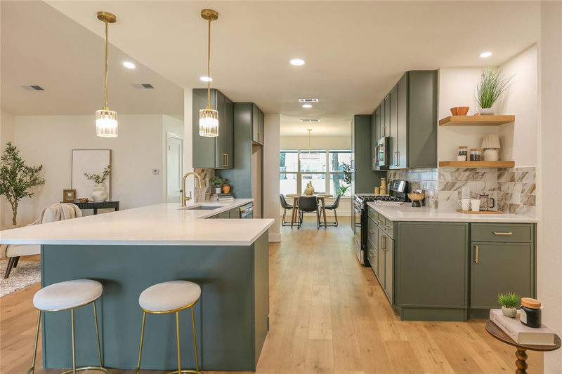 9911 Woodshire Dr — exterior
