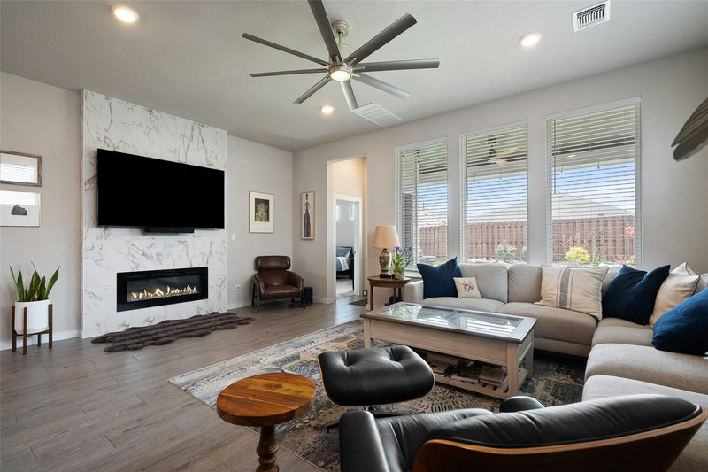 1112 Bluewood Bnd — exterior