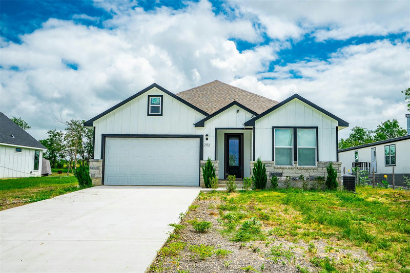 252 Amaranta Ln — exterior