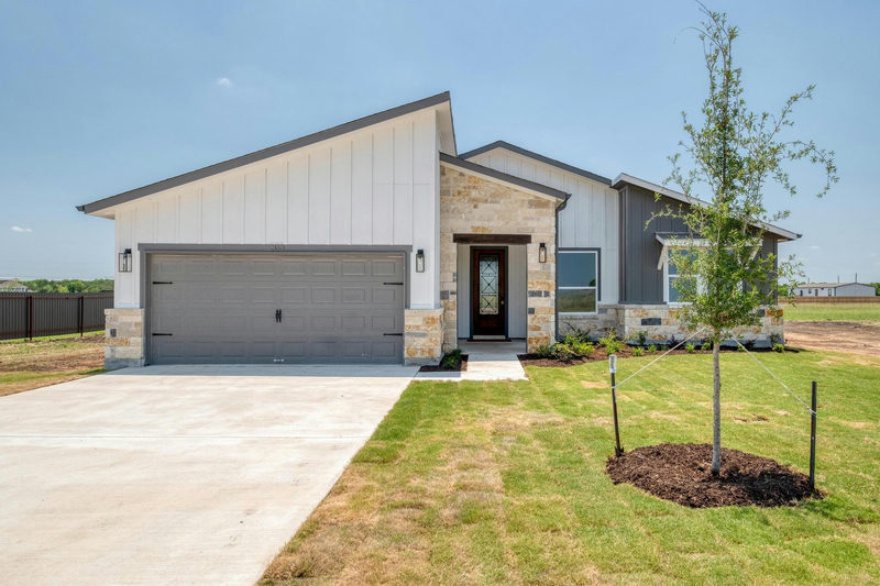 203 Alonzo Dr — exterior
