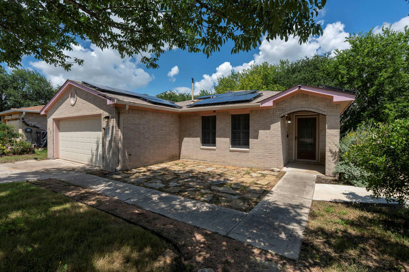 144 FALL CREEK Dr — exterior