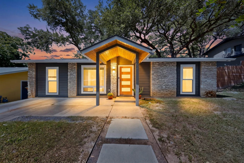 302 Rowland Dr — exterior