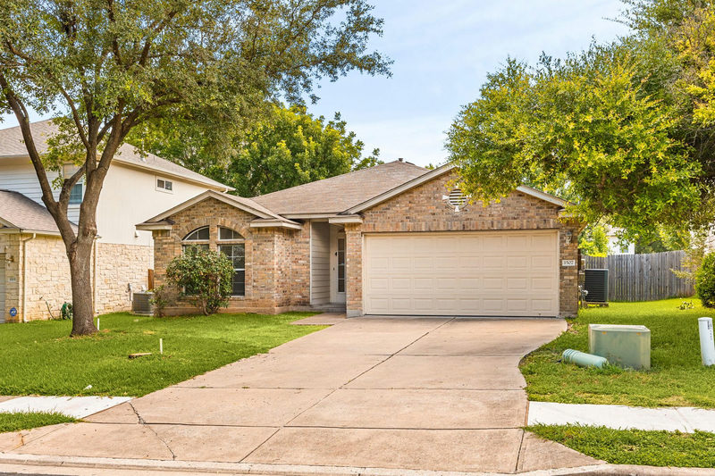 1507 Fort Lloyd Pl — exterior