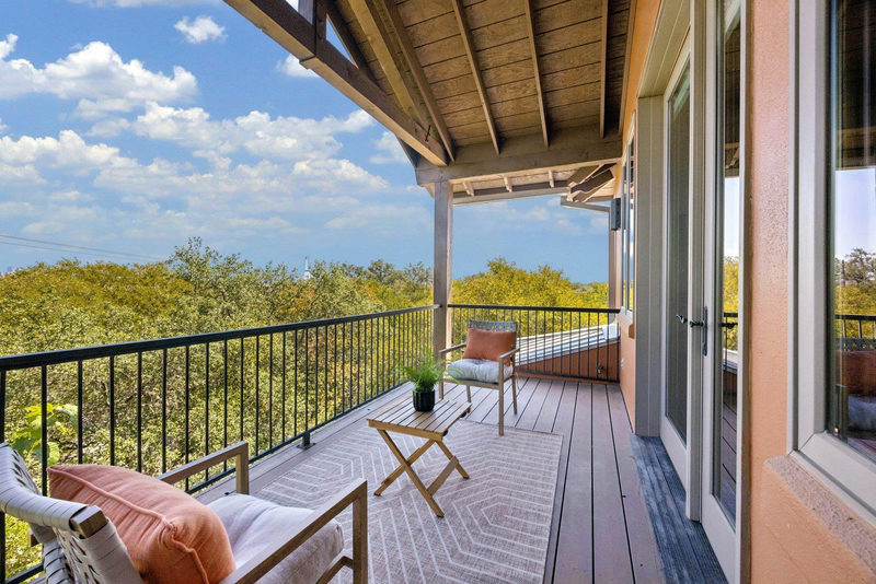 2501 Stratford Dr — exterior