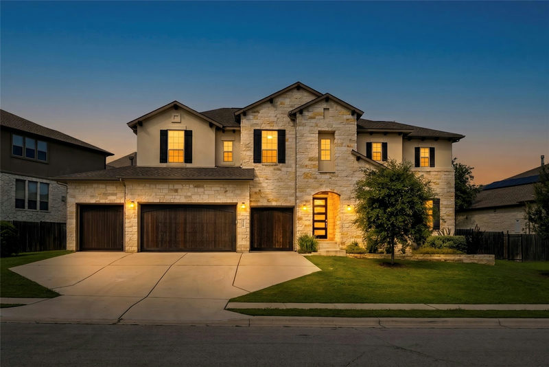 7108 Vicenza Dr — exterior