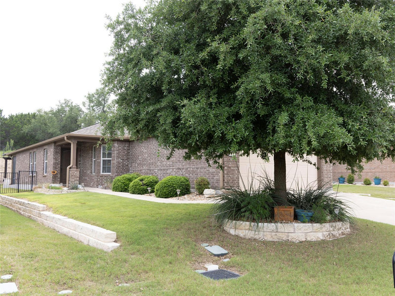 834 Salado Creek Ln — exterior