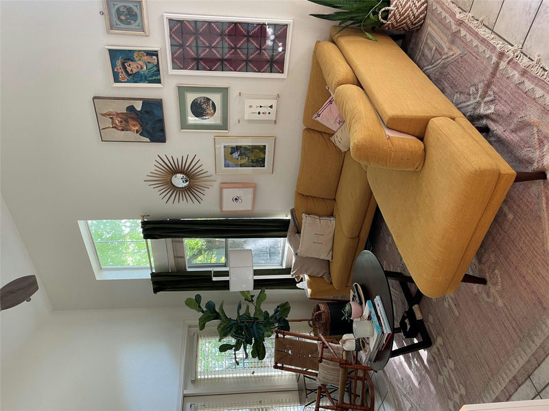 1011 Brodie St #15 — exterior