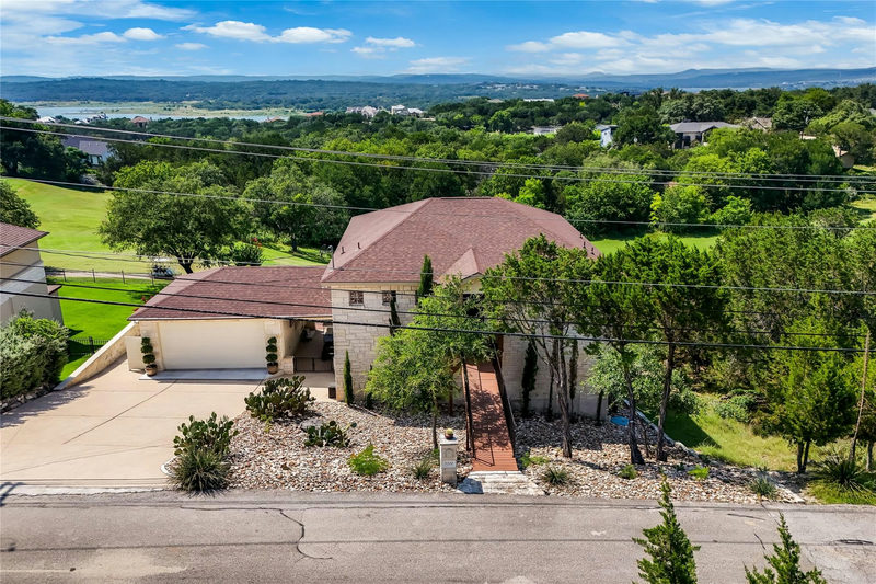 5200 Arrowhead Dr — exterior