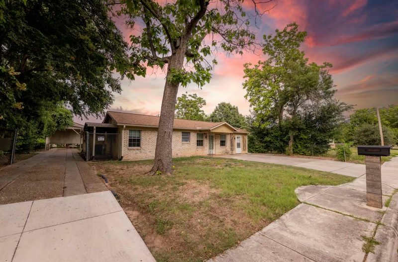 1303 Haynes St — exterior