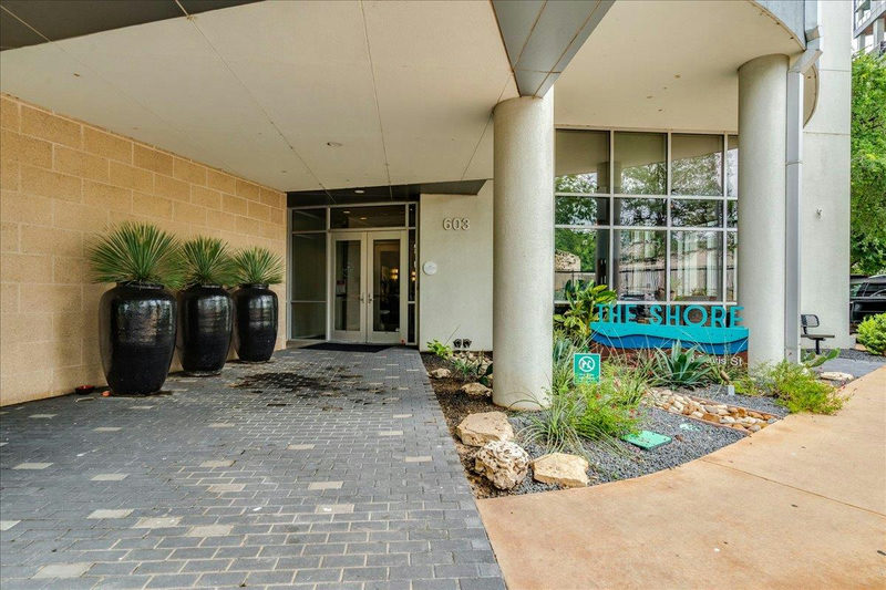 603 Davis St #1704 — exterior