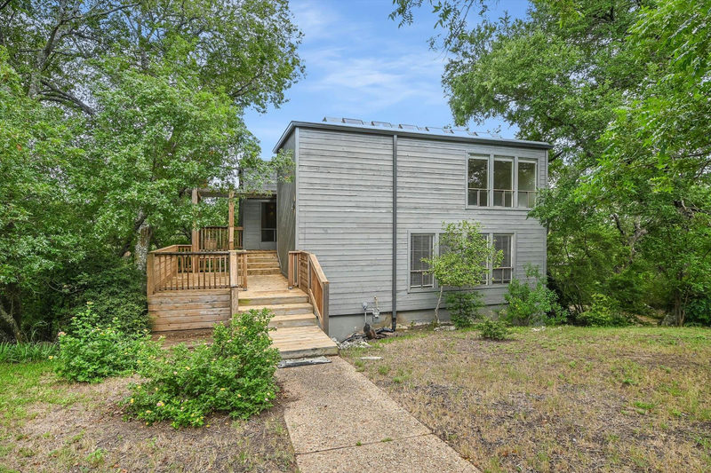8804 Mountain Path Cir — exterior