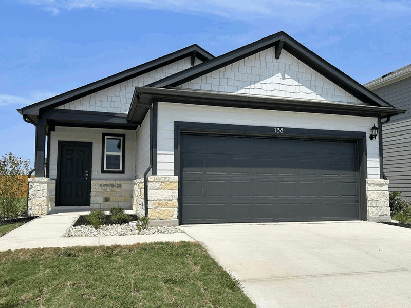 138 Hornet St — exterior