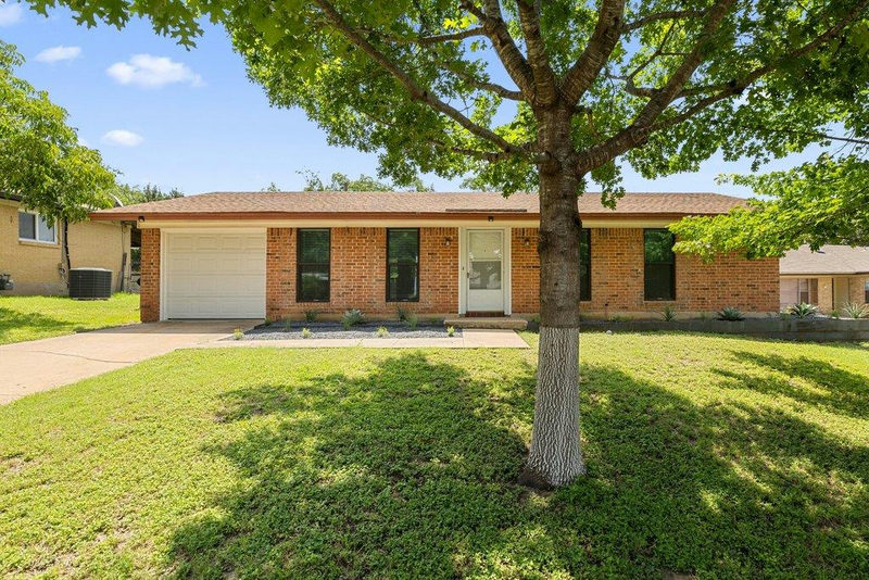 2409 Glen Springs Way — exterior