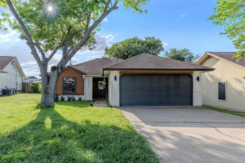 16506 Colwyn Bay Cv — exterior