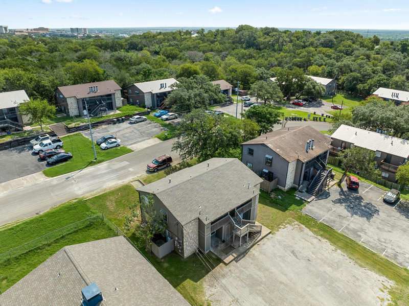 608 Bracewood Cir — exterior