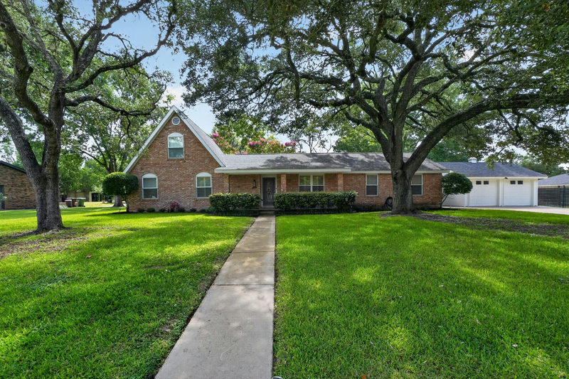 1622 Twin Island Drive Dr — exterior