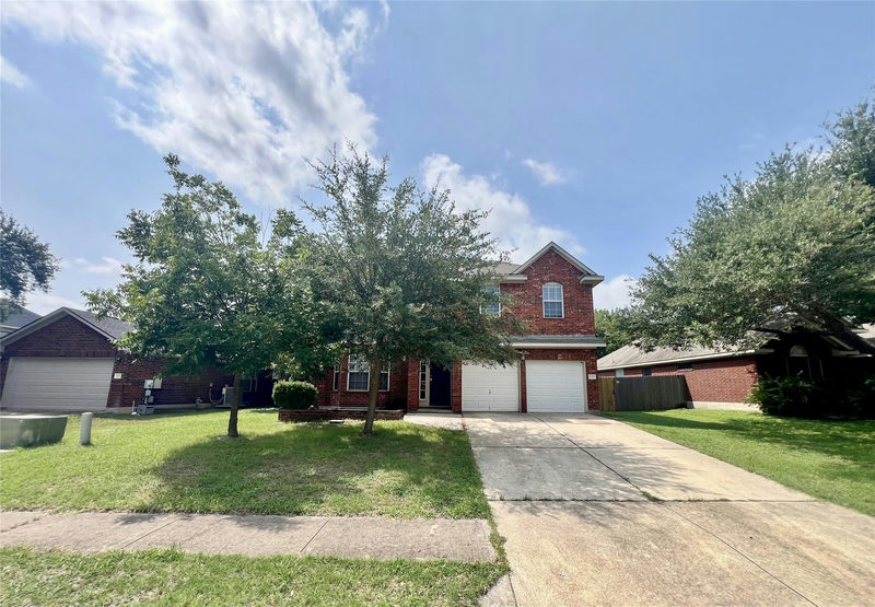 1111 Glendalough Dr — exterior