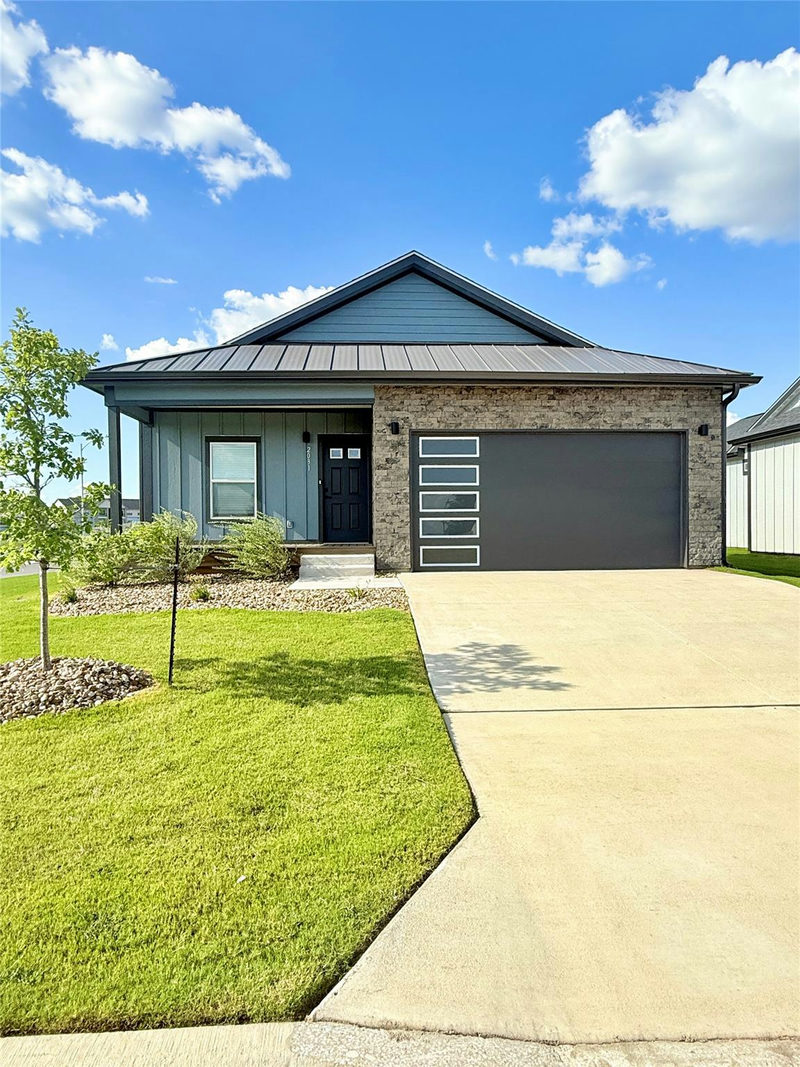 2031 Applewood Dr — exterior