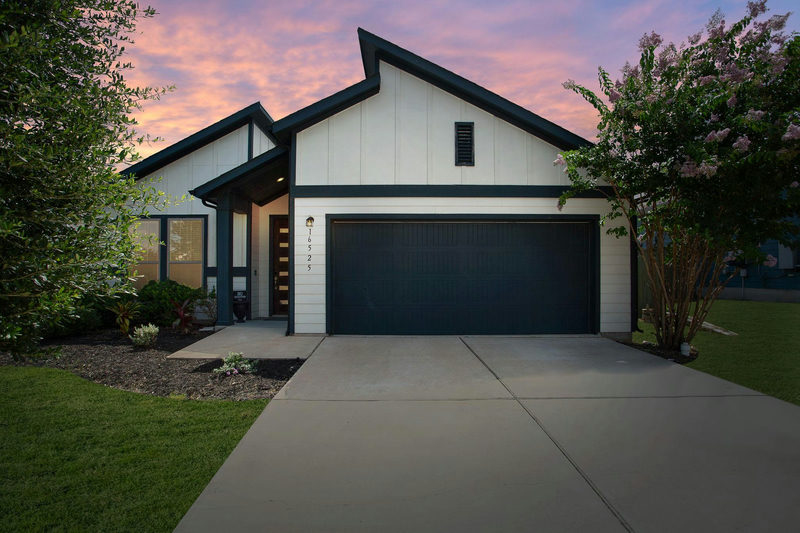 16525 Summery St — exterior