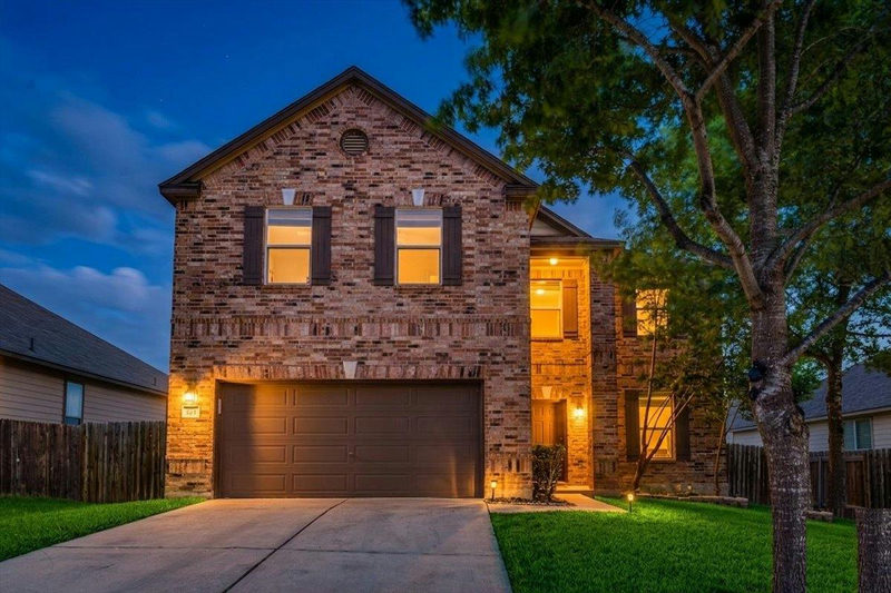 401 Waterleaf Blvd — exterior