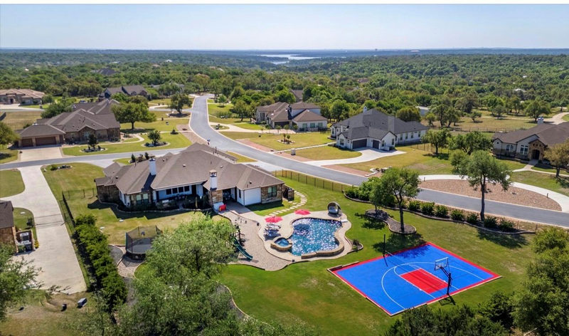 401 Highland Bluff Dr — exterior