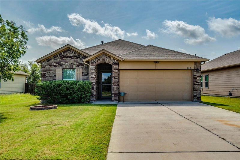 202 Hess Dr — exterior