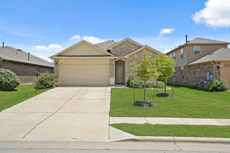 2217 Dickinson Ter — exterior