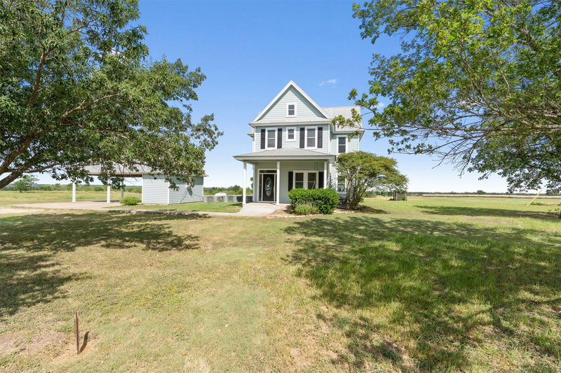 768 Upper Elgin River Rd — exterior